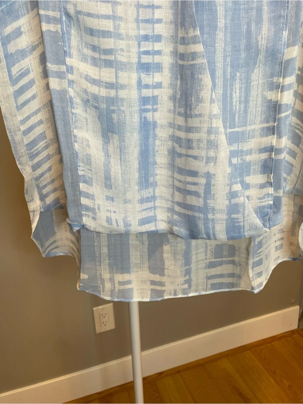 Three Eighty Two Sleeveless Light Blue & White V-Neck Blouse - Small